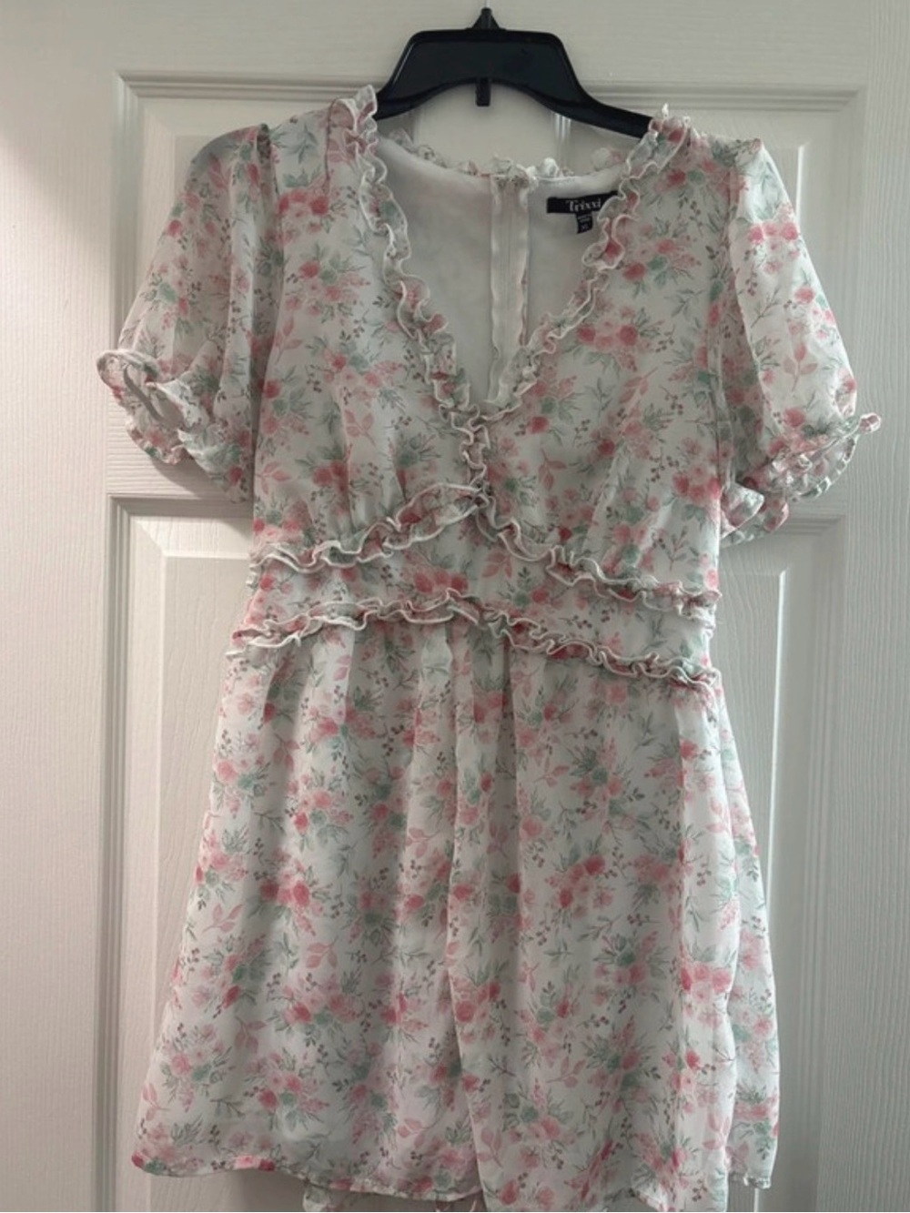 Trixxi Pink and White Floral Ruffle V-Neck Romper Womens XL